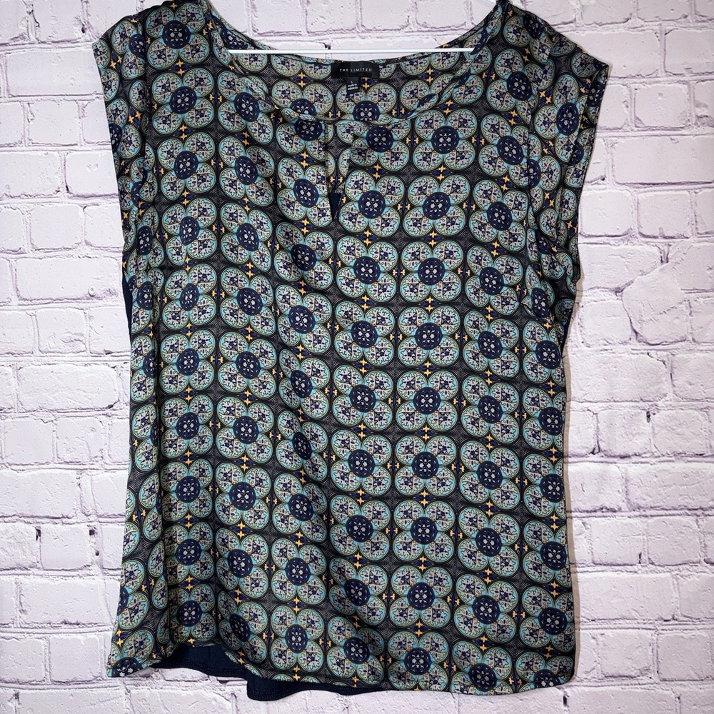 Limited Women Cap Sleeve Geometric Medallion Split Neck Mixed Media High/low Top